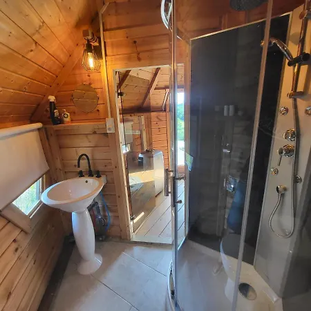 Le Hameau Saint-julien Nyaraló *