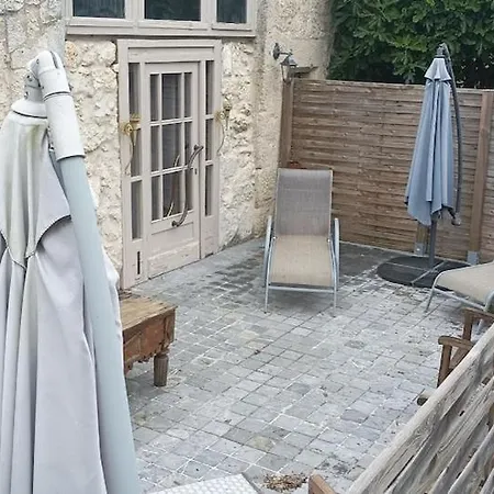Le Hameau Saint-julien Nyaraló *