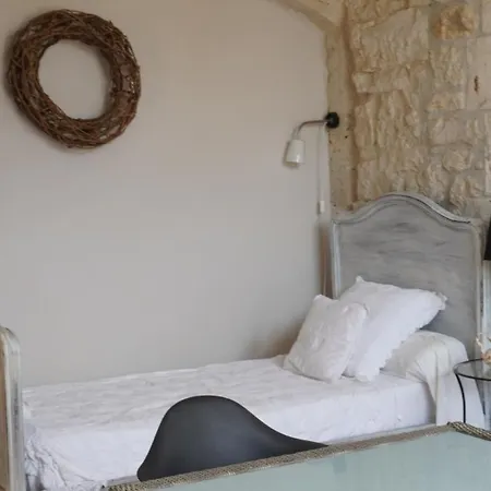 Le Hameau Saint-julien Nyaraló *